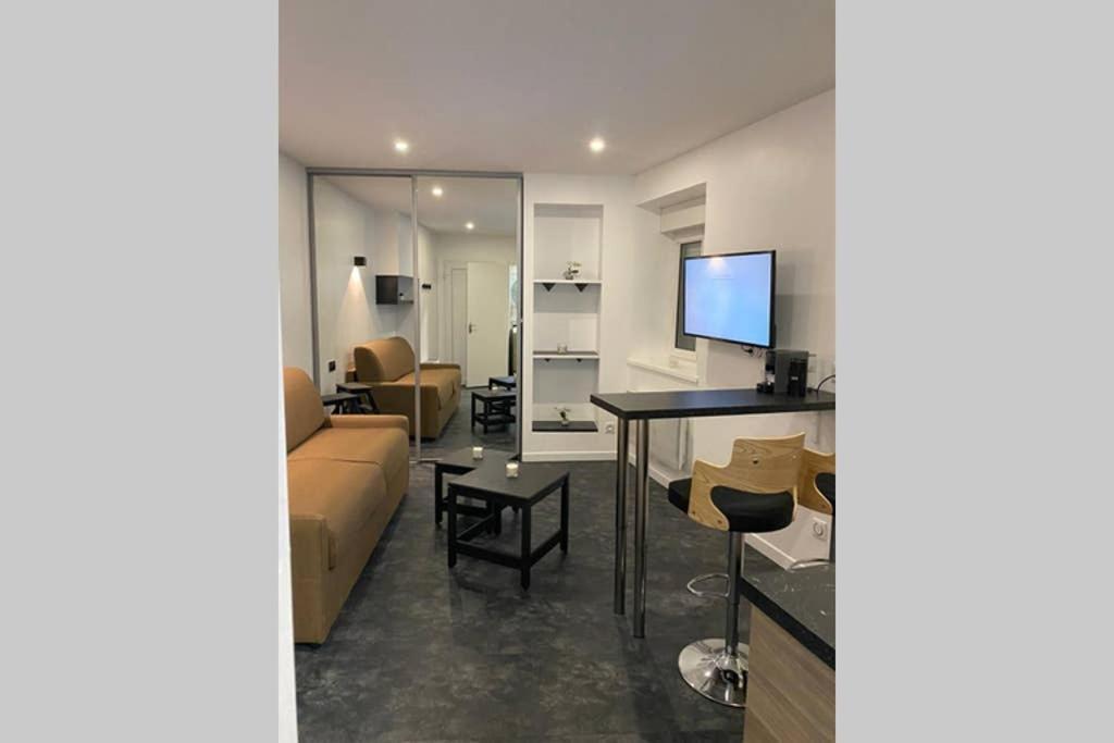 Studio En Hyper Centre De Dole 아파트 외부 사진